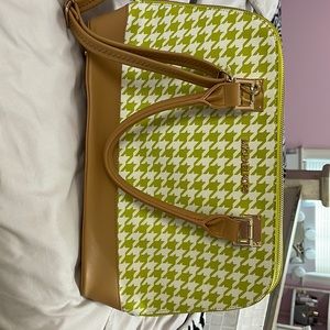 Non authentic MJ purse. Used once.